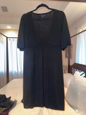 Theory Black V-Neck Short Sleeve Knit Dress
